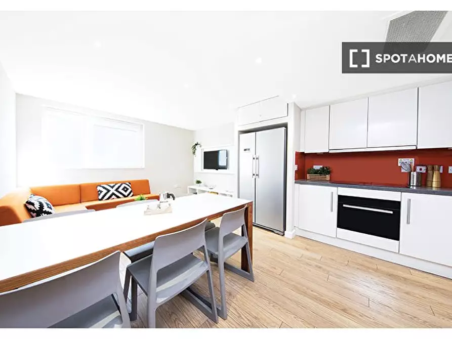 Immagine 1 di Residence in affitto  in Leman St a Poplar