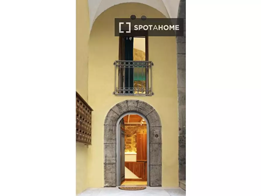 Immagine 14 di Appartamento in affitto  in Via S. Pellegrino a Napoli