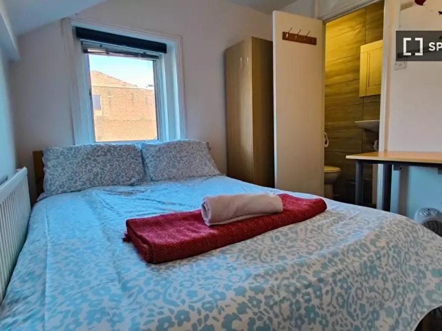 Immagine 5 di Camera condivisa in affitto  in Hackney Rd a Poplar