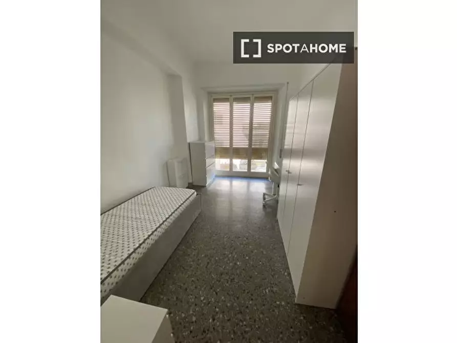 Immagine 1 di Camera condivisa in affitto  in Via Bartolomeo Borghesi a Roma