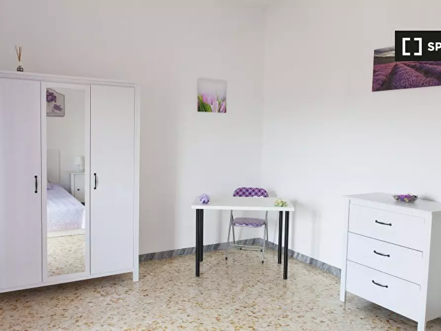 Immagine 4 di Camera condivisa in affitto  in Via della Massimilla a Roma