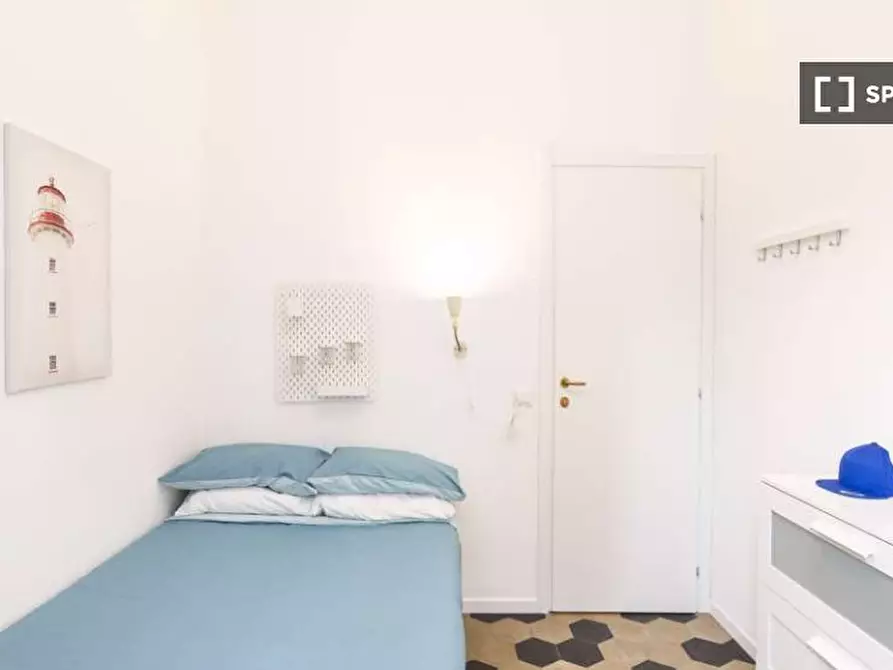 Immagine 2 di Camera condivisa in affitto  in Via Paolo Bassi a Milano