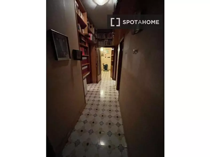 Immagine 6 di Camera condivisa in affitto  in Via Adolfo Omodeo a Napoli