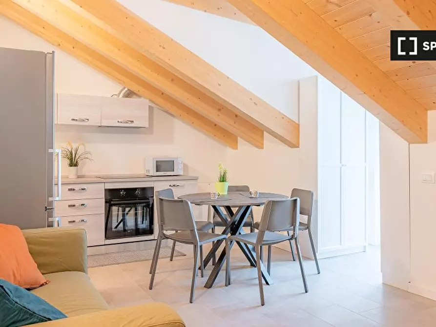 Immagine 8 di Camera condivisa in affitto  in Viale Monza a Milano