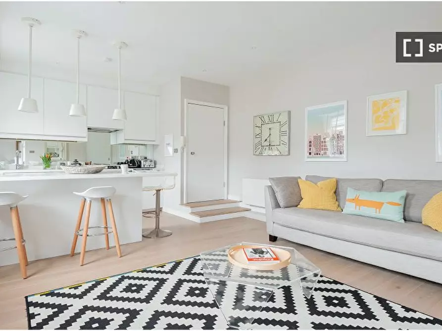 Immagine 1 di Appartamento in affitto  in Kensington High St a Kensington