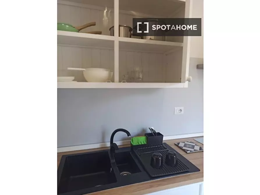 Immagine 10 di Camera condivisa in affitto  in Via Fraconalto a Roma