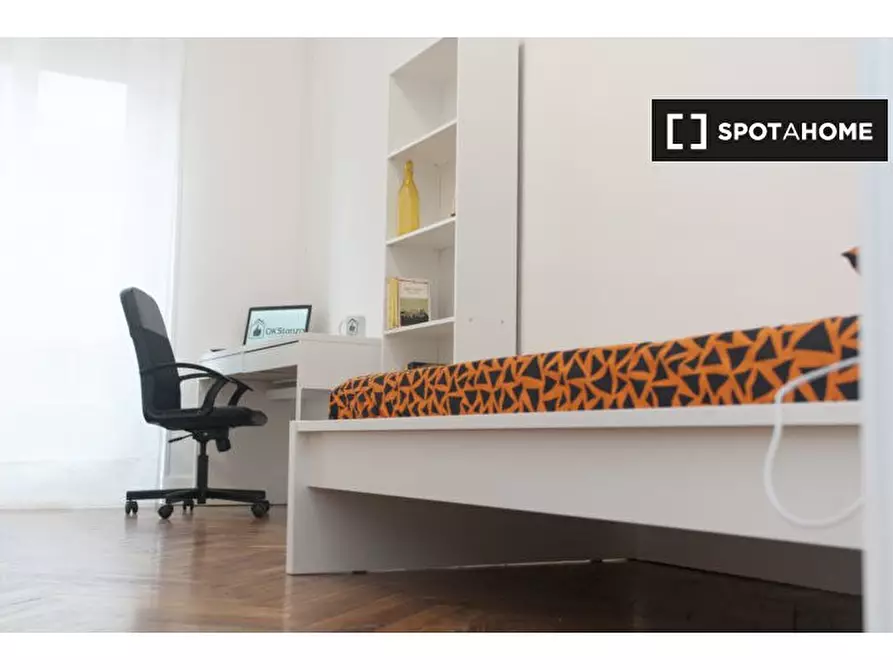 Immagine 2 di Camera condivisa in affitto  in Via Aldo Barbaro a Torino