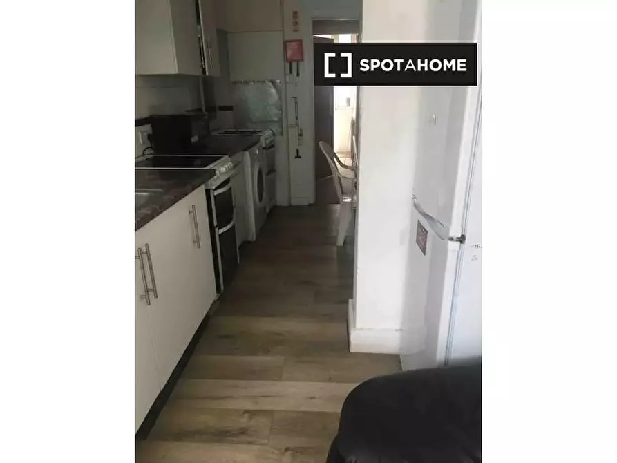 Immagine 5 di Camera condivisa in affitto  in Mill Ave a Hillingdon