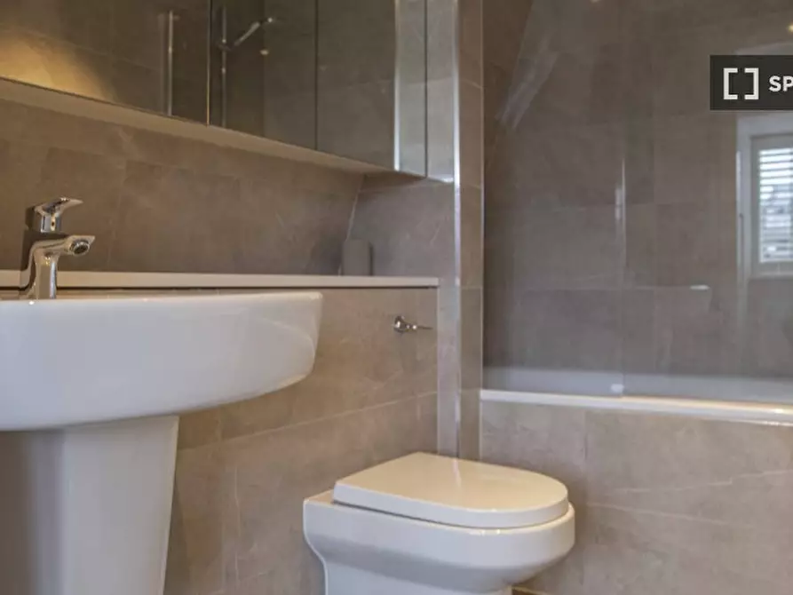 Immagine 5 di Appartamento in affitto  in Livonia Street a 