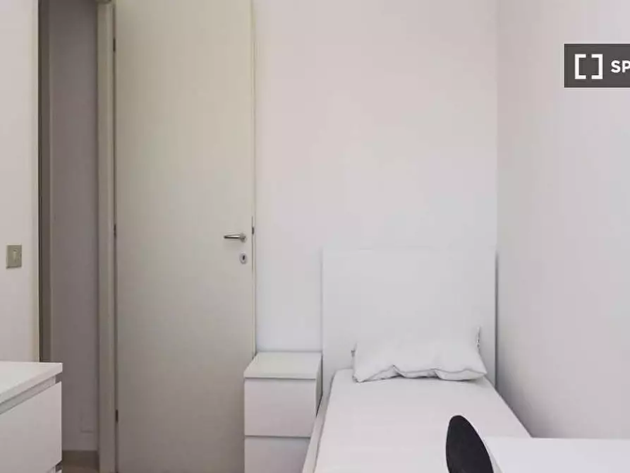 Immagine 2 di Camera condivisa in affitto  in Via Vincenzo Giordano Orsini a Milano