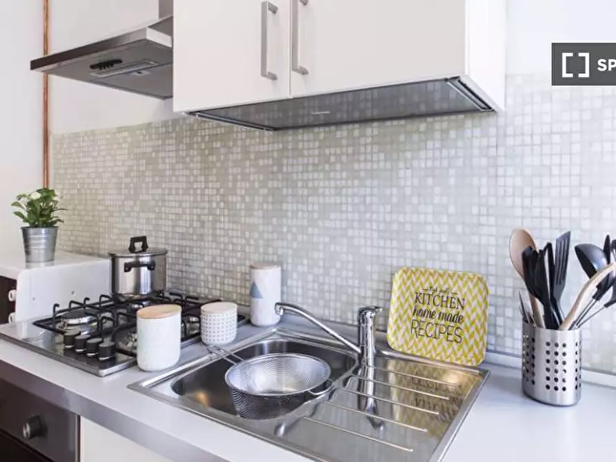 Immagine 10 di Camera condivisa in affitto  in Via Moncalvo a Milano