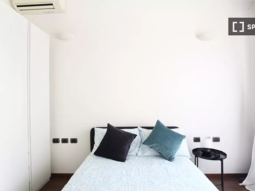 Immagine 3 di Camera condivisa in affitto  in Viale Vittorio Veneto a Milano