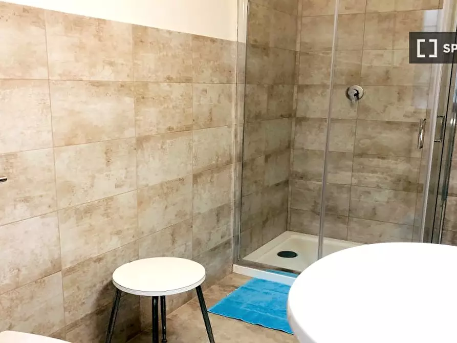 Immagine 15 di Camera condivisa in affitto  in Via Francesco Orestano a Roma