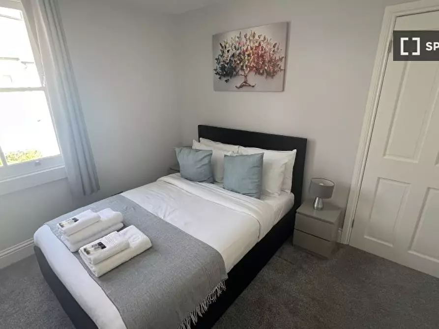 Immagine 1 di Appartamento in affitto  in Mill Hill Road a Ealing