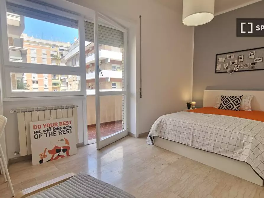 Immagine 3 di Camera condivisa in affitto  in Lungotevere di Pietra Papa a Roma