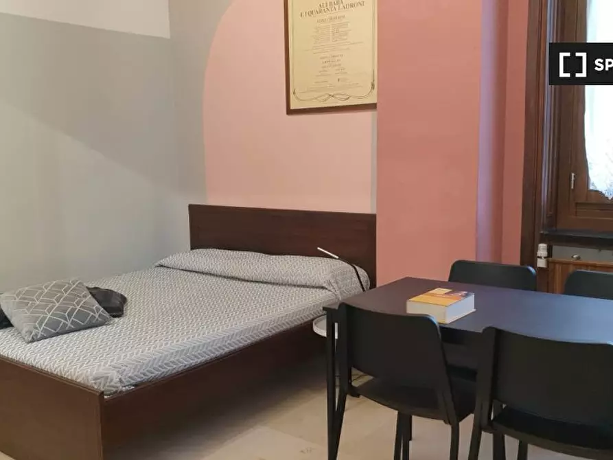 Immagine 12 di Appartamento in affitto  in Via dei Piatti a Milano