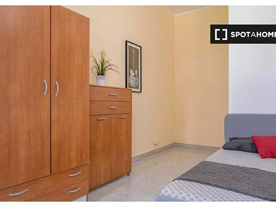 Immagine 12 di Camera condivisa in affitto  in Via Lorenteggio a Milano