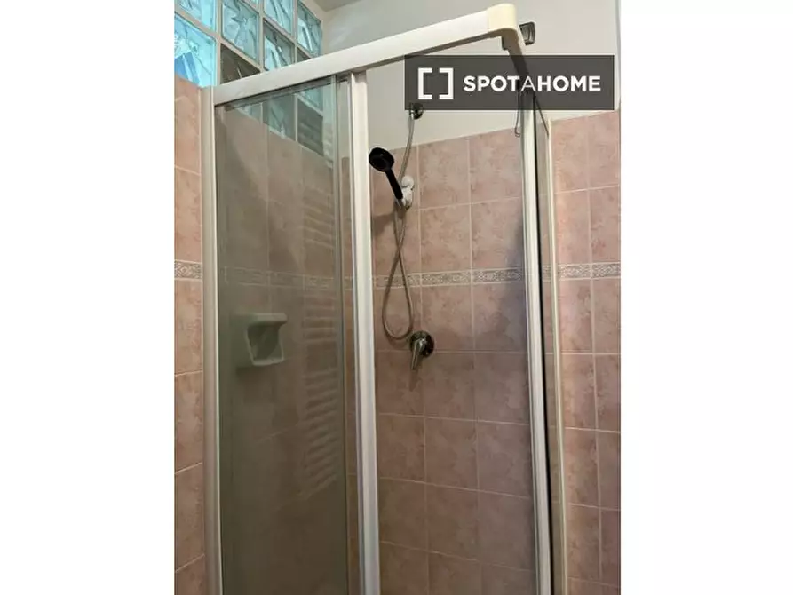 Immagine 6 di Camera condivisa in affitto  in Via Paolo Rosi a Roma