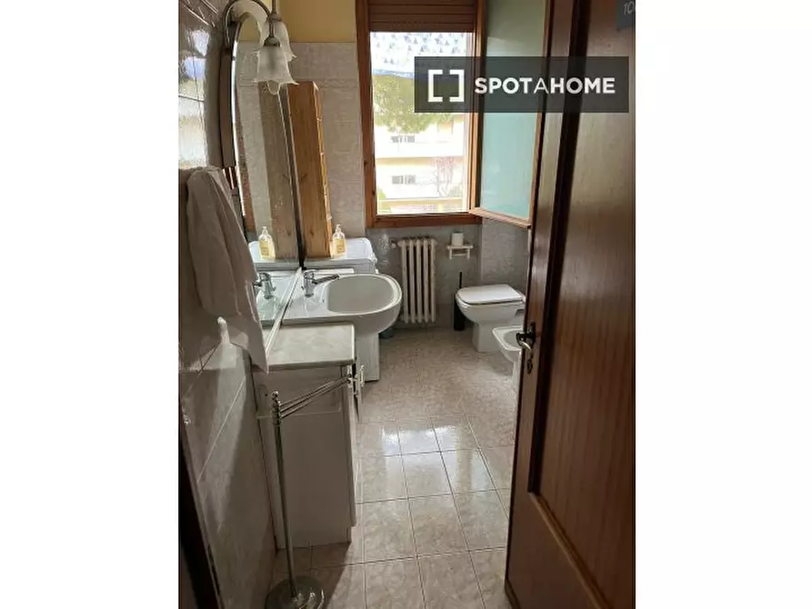 Immagine 8 di Camera condivisa in affitto  in Via Luigi Boccherini a Scandicci