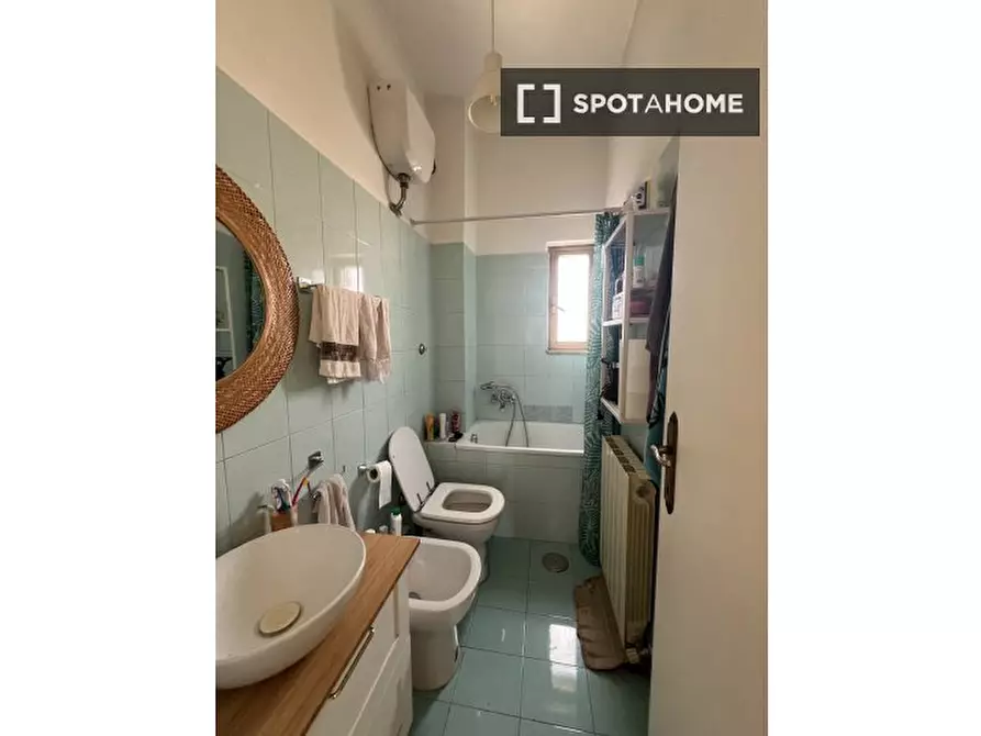 Immagine 6 di Camera condivisa in affitto  in Via Caltanissetta a Roma