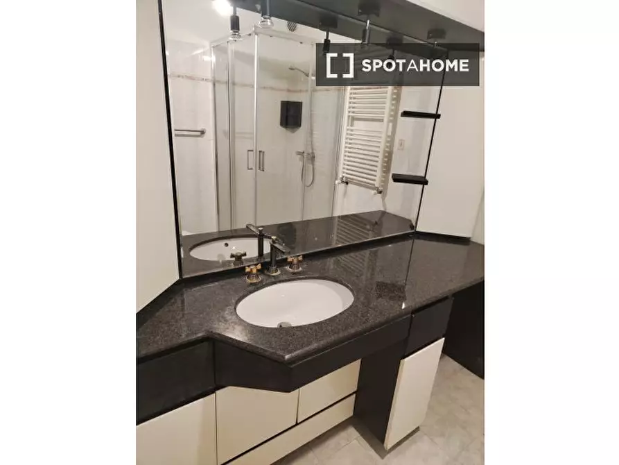 Immagine 7 di Camera condivisa in affitto  in Via Subiaco a Guidonia Montecelio