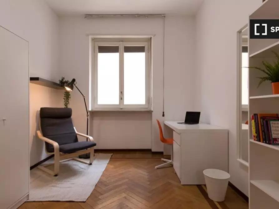 Immagine 2 di Camera condivisa in affitto  in Via Antonio Bertola a Torino