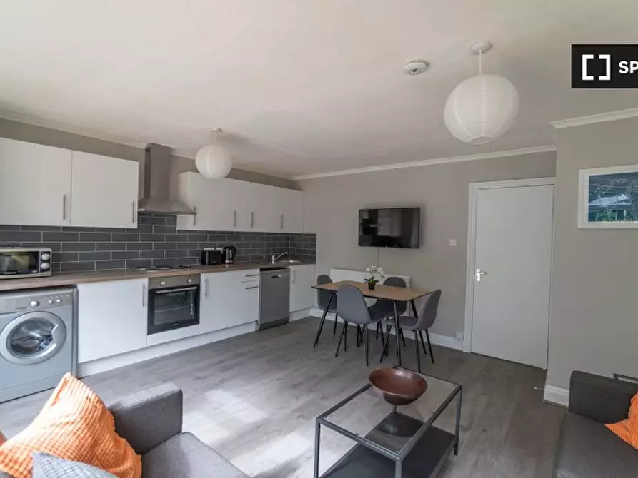 Immagine 6 di Camera condivisa in affitto  in Hind Grove a Poplar