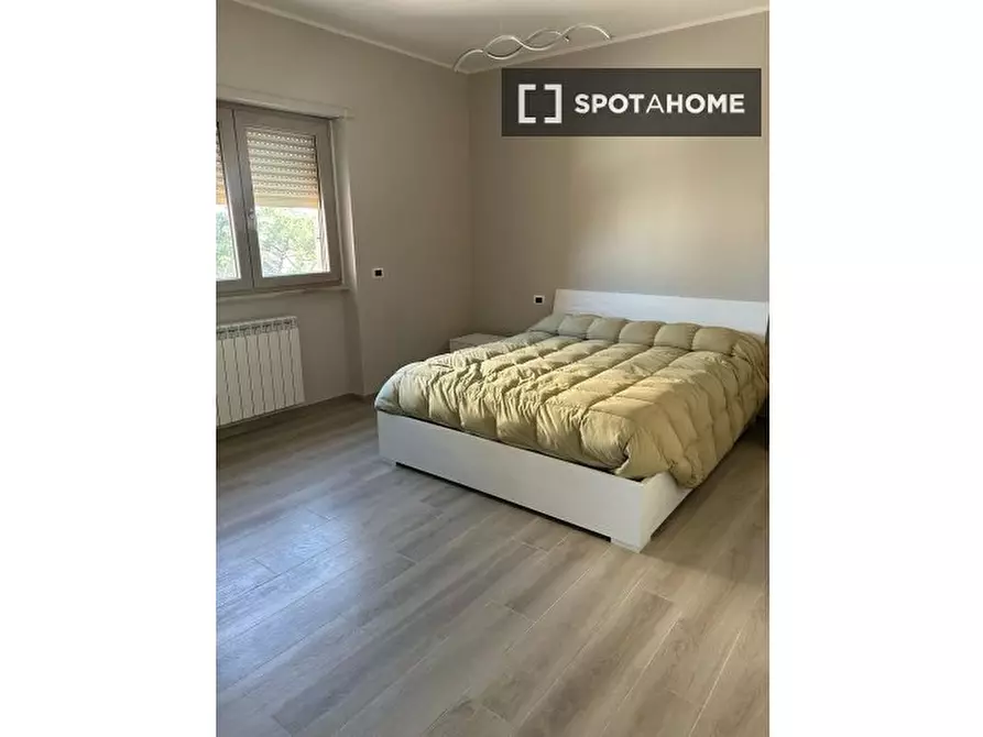 Immagine 11 di Camera condivisa in affitto  in Via Pietro Ceccato a Roma