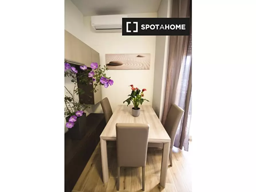 Immagine 5 di Appartamento in affitto  in Via Trasacco a Roma