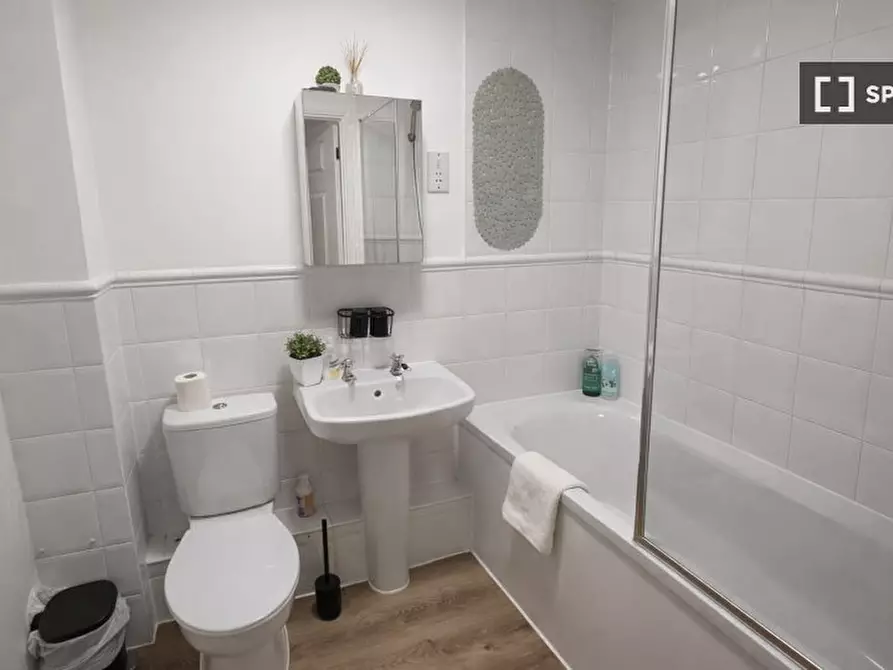 Immagine 13 di Appartamento in affitto  in Albatross Close a East Ham