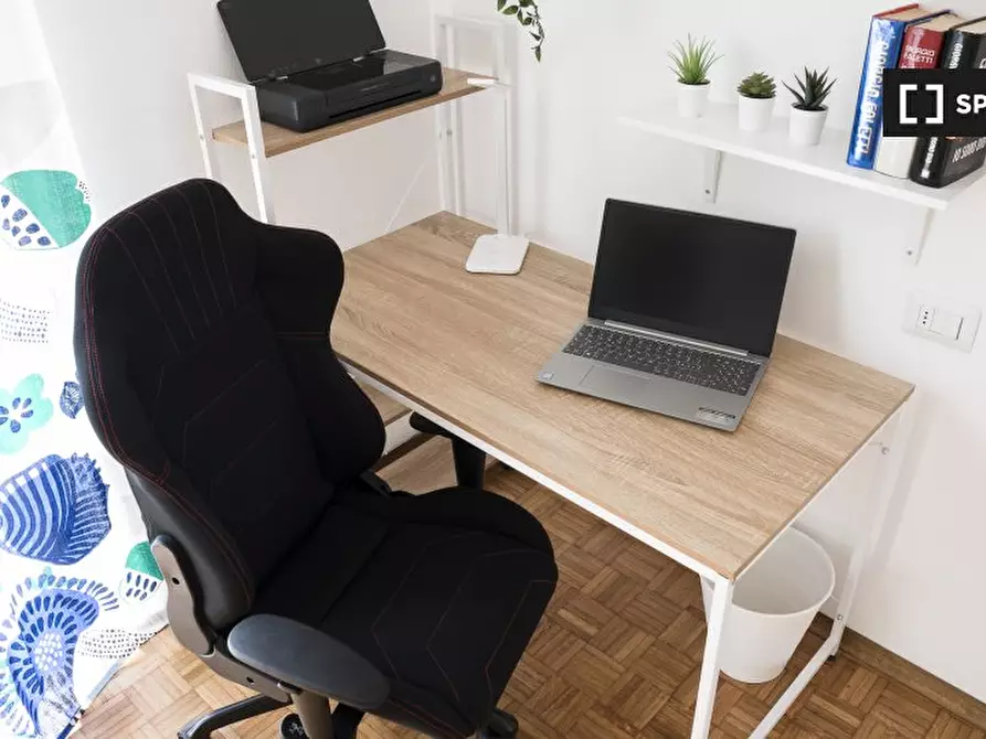 Immagine 4 di Camera condivisa in affitto  in Via Carlo Valvassori Peroni a Milano