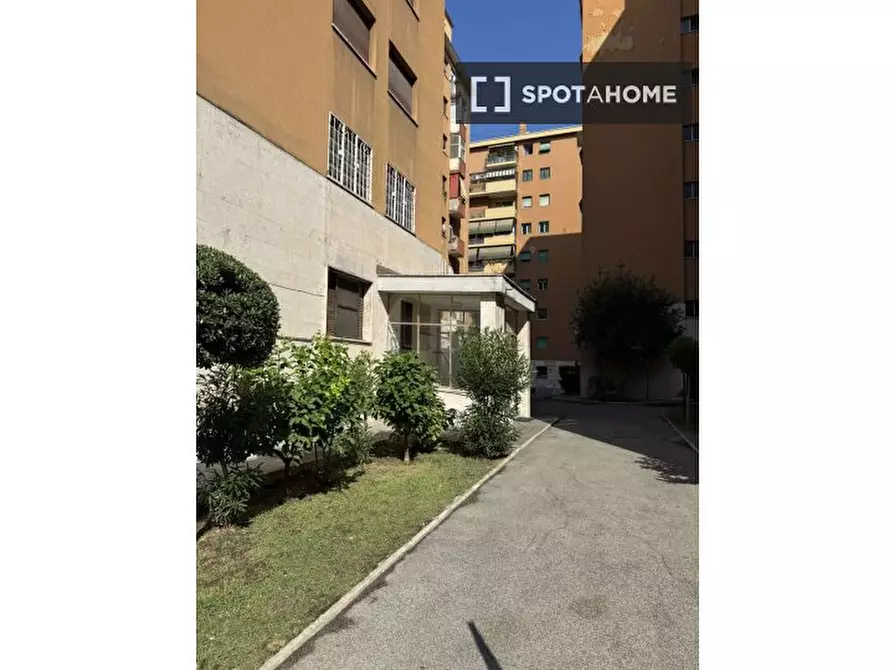 Immagine 9 di Camera condivisa in affitto  in Via Valsesia a Roma