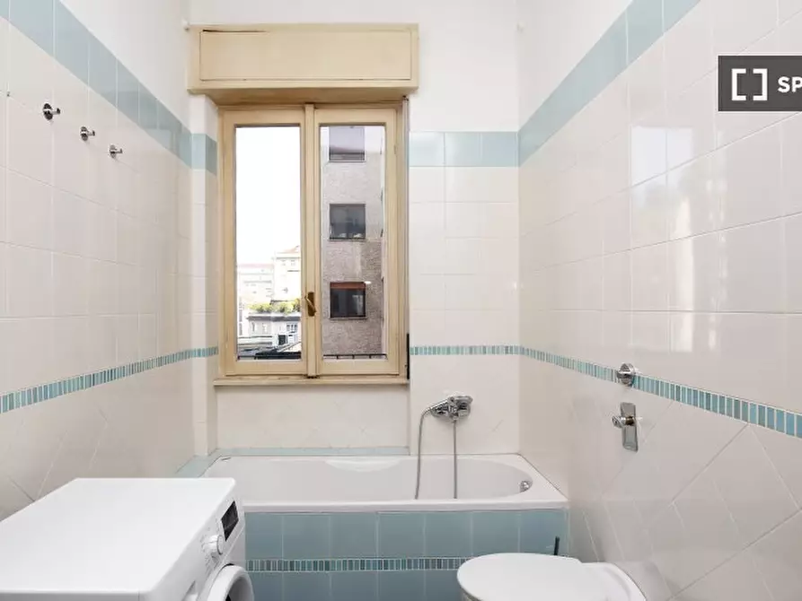 Immagine 18 di Camera condivisa in affitto  in Viale Vittorio Veneto a Milano