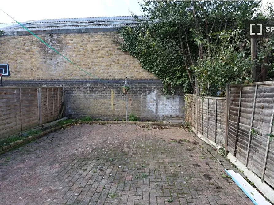 Immagine 9 di Appartamento in affitto  in Wyldfield Gardens a Enfield