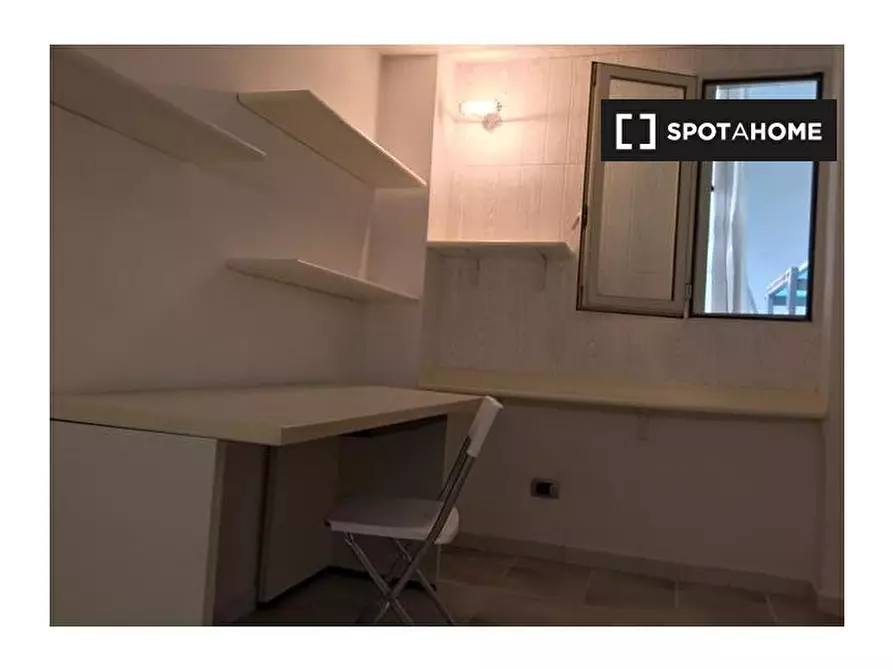 Immagine 5 di Appartamento in affitto  in P.za dei Giuochi Delfici a Roma