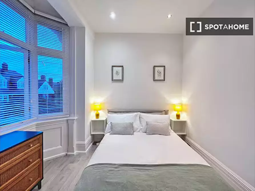 Immagine 17 di Appartamento in affitto  in Daleham Gardens a Camden Town