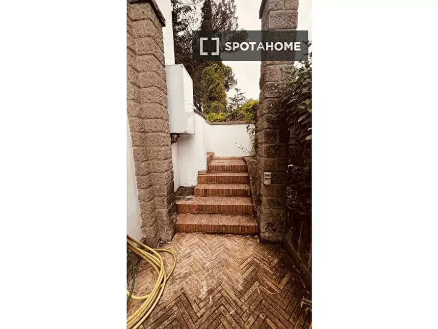 Immagine 18 di Camera condivisa in affitto  in Via della Camilluccia a Roma