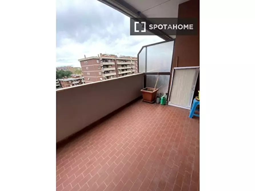 Immagine 4 di Camera condivisa in affitto  in Via Fausto Gullo a Roma