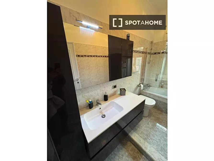 Immagine 13 di Camera condivisa in affitto  in Via Domenico Oliva a Roma