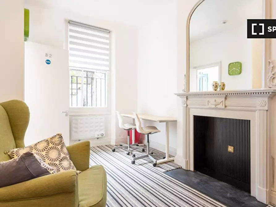 Immagine 3 di Camera condivisa in affitto  in Lower Ground a Kensington