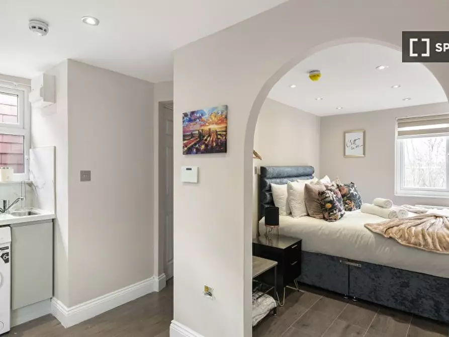 Immagine 4 di Ufficio in affitto  in flat a Tottenham