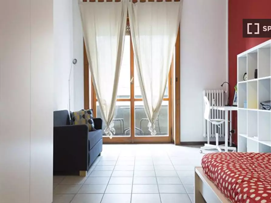 Immagine 3 di Camera condivisa in affitto  in Via Francesco Arese a Milano