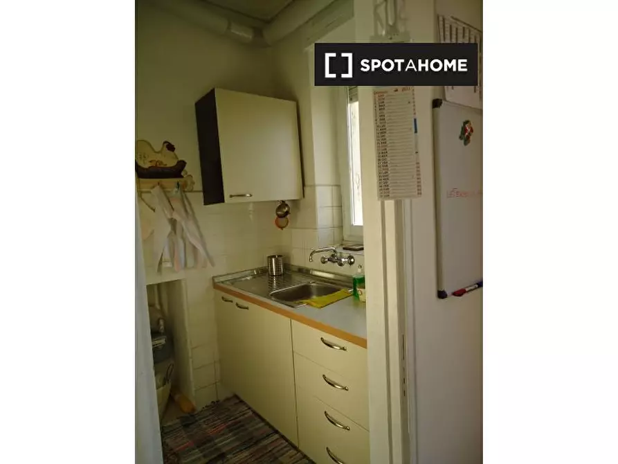 Immagine 11 di Camera condivisa in affitto  in Piazza Enrico Bottini a Milano