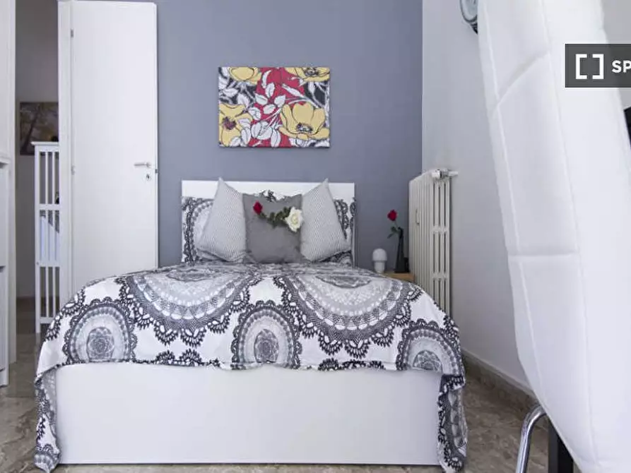 Immagine 1 di Camera condivisa in affitto  in Viale San Gimignano a Milano