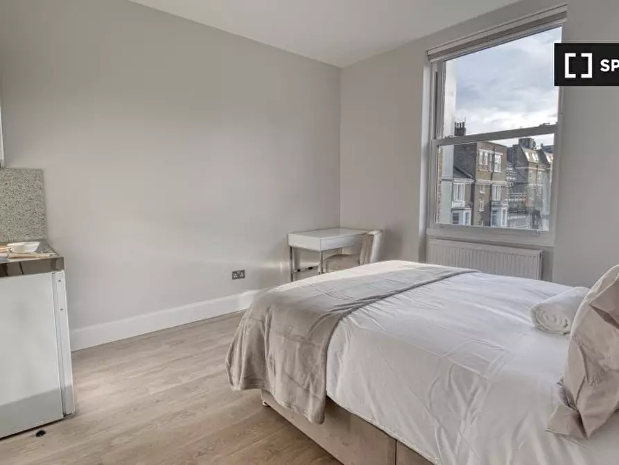 Immagine 3 di Ufficio in affitto  in A Old Brompton Rd a Kensington