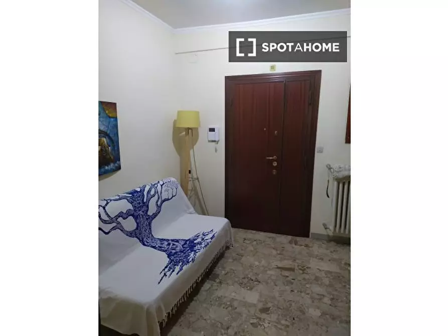 Immagine 3 di Ufficio in affitto  in Via Tor de' Schiavi a Roma