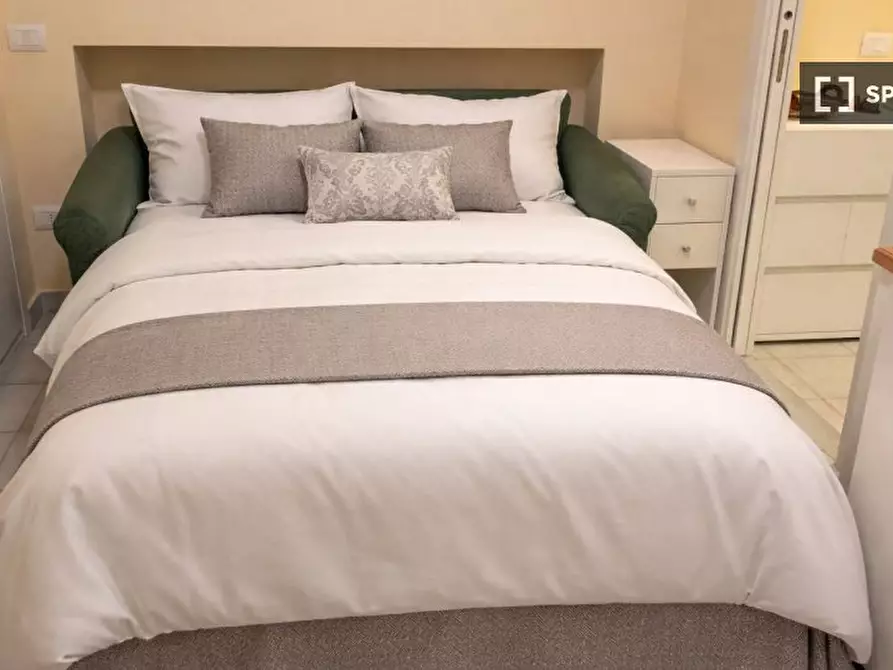 Immagine 13 di Appartamento in affitto  in Via Cola di Rienzo a Roma