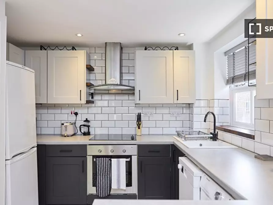 Immagine 10 di Appartamento in affitto  in Mapeshill Place a Brent