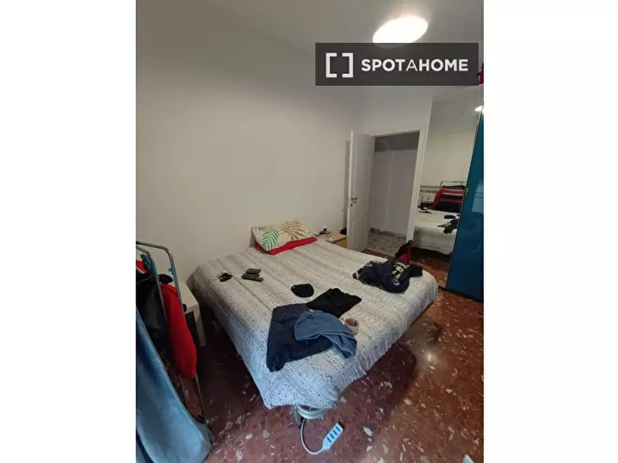 Immagine 1 di Camera condivisa in affitto  in Via Cornelio Magni a Roma
