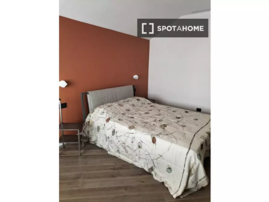 Immagine 5 di Camera condivisa in affitto  in Via S. Luca a Genova